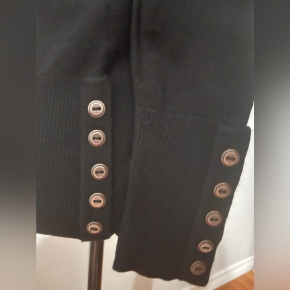 NWT BG2 Womans Super Soft Turtle Neck w/ Silver Colored Buttons on Sleevs/Hip!! - Picture 6 of 10